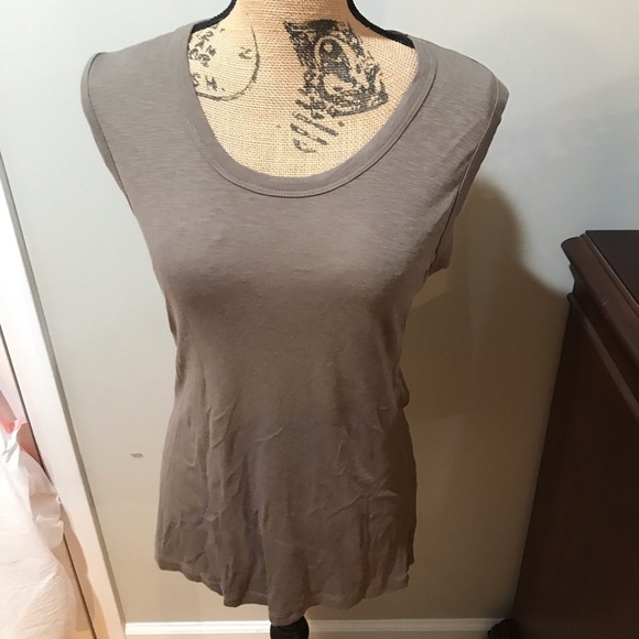 ▪️PARAPHRASE Tank - Picture 1 of 6